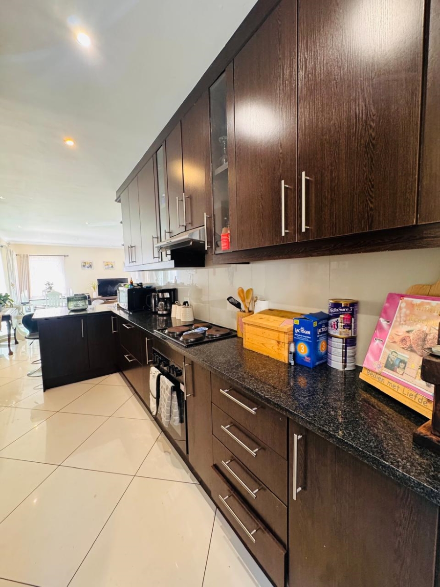 To Let 3 Bedroom Property for Rent in Fernwood Western Cape